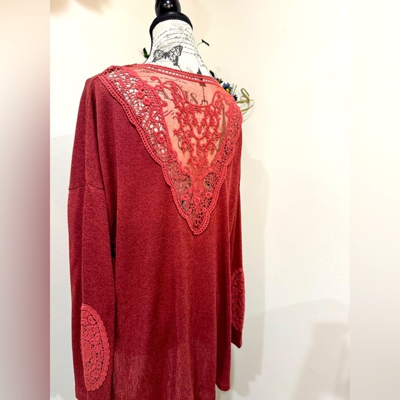 Simply Noelle Red Long Sleeve Laced Relaxed Tunic size L/XL - Picture 6 of 9